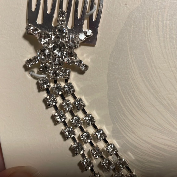 Badgley Mischka hair accessory - Picture 3 of 3